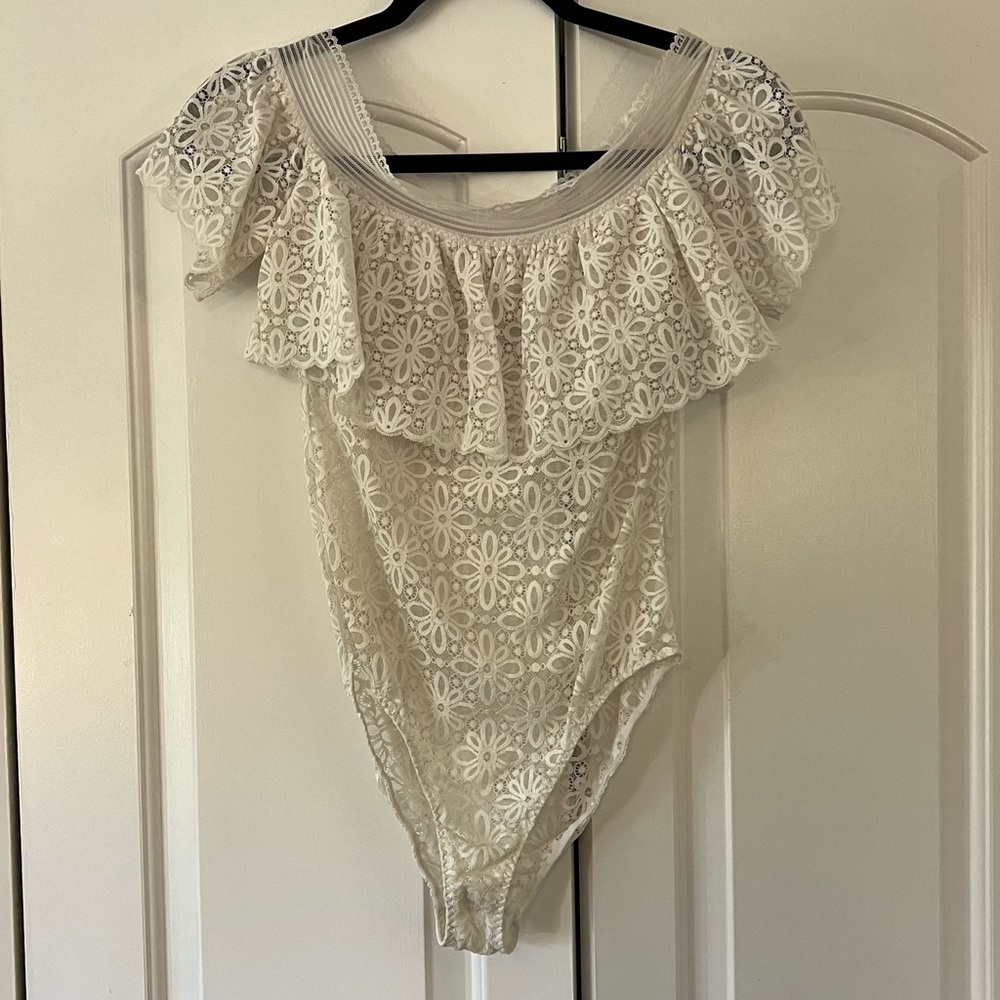 Victoria's Secret Cream Lace Bodysuit with Ruffle Neckline size Small